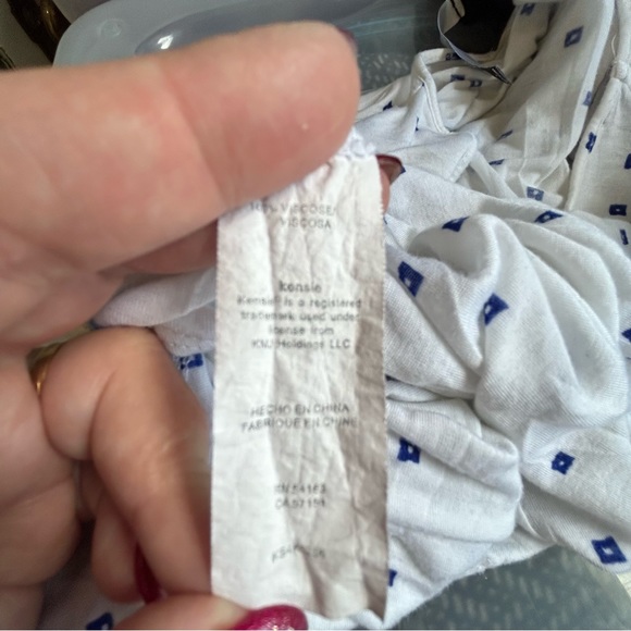 Kensie white with tiny blue squares soft tee Size L - Picture 5 of 8